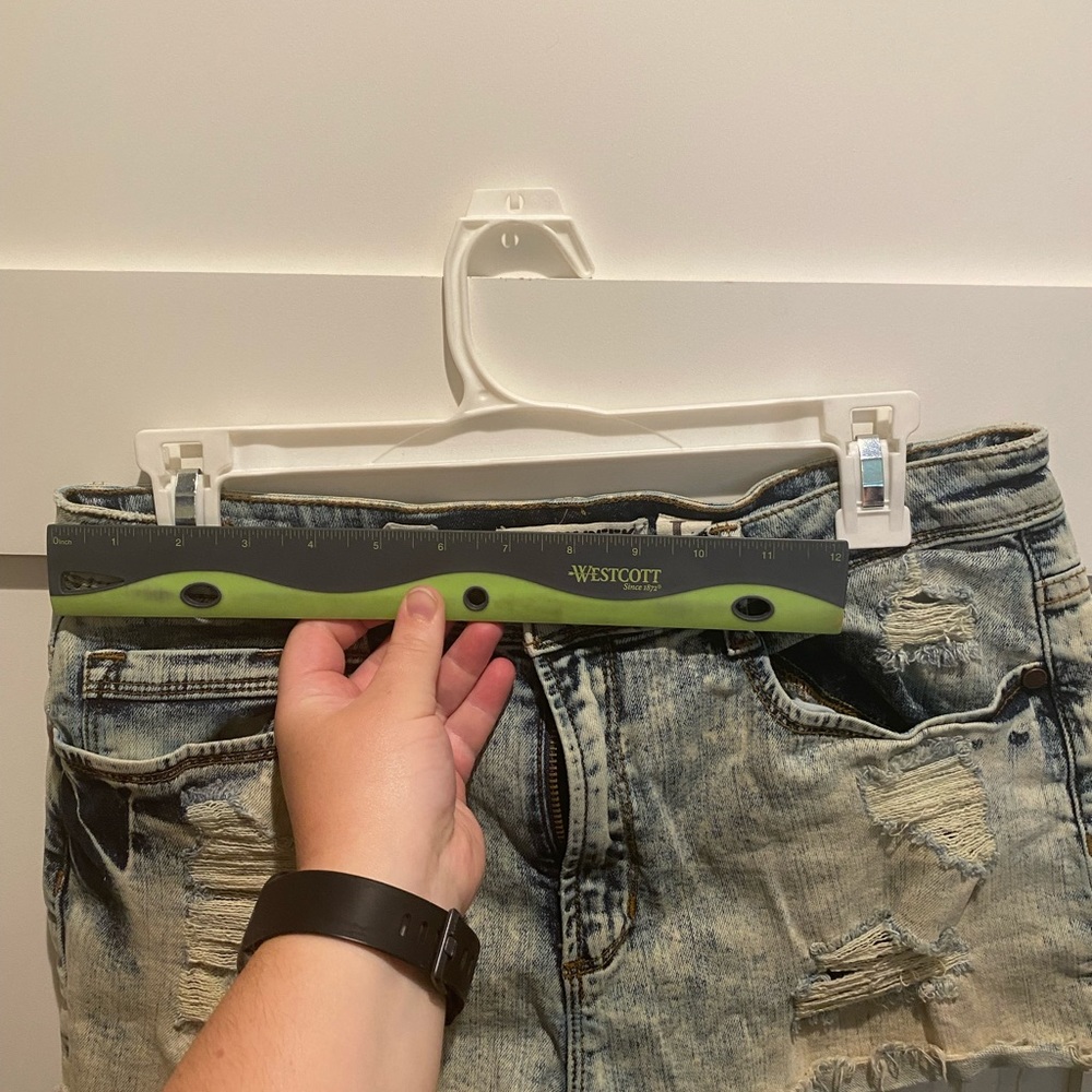 Distressed Jean Shorts - Picture 5 of 5